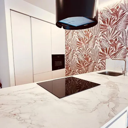 Atuairehome Mirando A Agujas De La Catedral De Apartamento